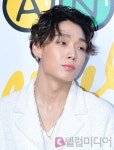 “굿즈 팔아요” 바비, 결혼+2세 소식에 팬들 ‘분노’