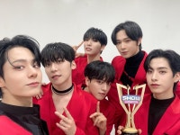 원어스, 신곡 Same Scent로 데뷔 첫 2관왕 쾌거