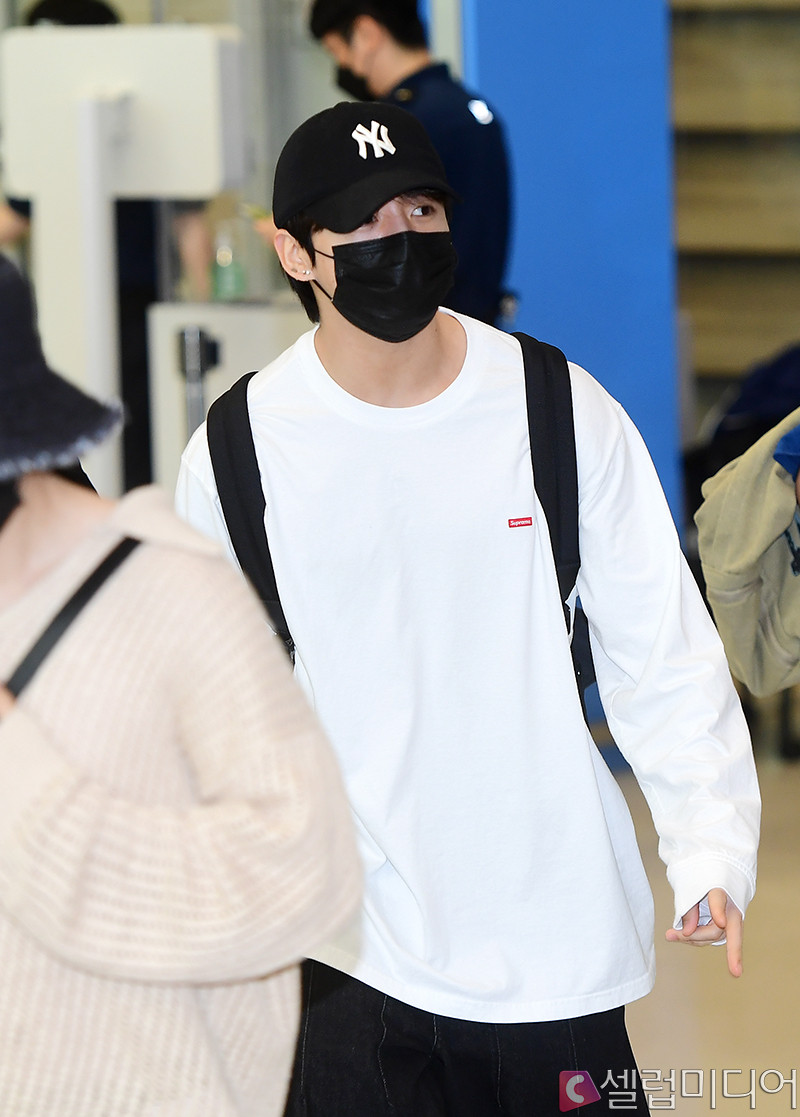 BTS 정국, 우익 성향 문구 모자 착용 논란…사과와 모자 폐기로 사태 해소