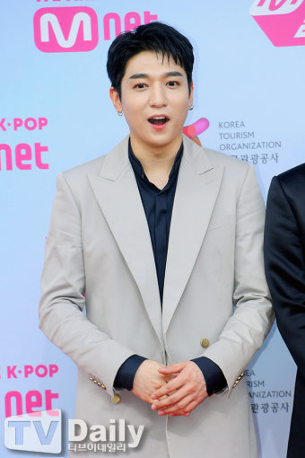 데이식스 성진, 26일 '밤의 라디오' 출격…전역 후 첫 방송