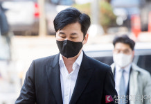 [셀럽포토]보복협박 혐의 양현석, 변호인과 함께 공판 출석