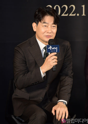 조성하, 형제상 비보…'올빼미' 무대인사 불참 
