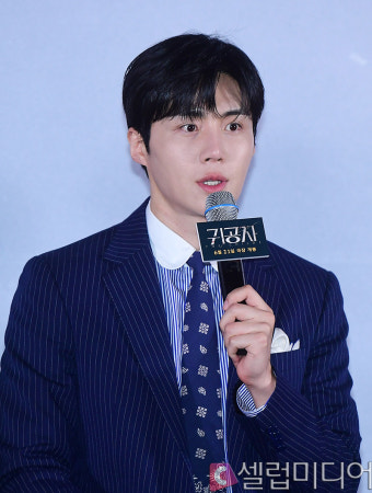 김선호 “‘슬픈 열대’→‘귀공자’ 제목 바뀌어, 어깨 무거웠다”