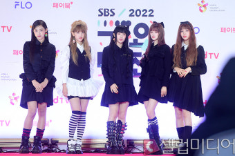 뉴진스, 7월 2주차 아이돌차트 1위…아이브·르세라핌 2·3위