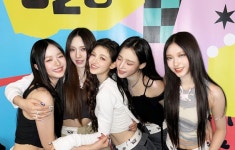뉴진스, 롤라팔루자 시카고 무대 호평…NME “높은 기대 뛰어넘었다”