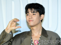 [셀럽포토]로몬 훈훈한 매력