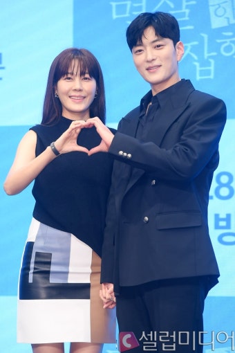 [셀럽포토]김하늘-장승조 '많이 사랑해주세요'