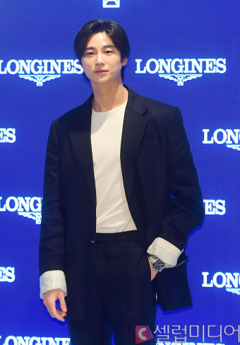 변우석, LG생활건강 유시몰 모델 선정 화보 공개