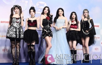 아이브, '청소차 참변' 초등생 팬 근조화환으로 추모