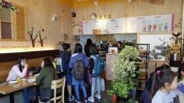 카페형 매장 선보인 피자투어, “카페형 피자 브랜드 시장 개척에 박차”
