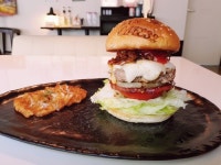 프로 골퍼 한현정 운영하는 신현리 카페, ‘카페32’