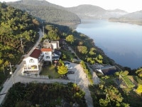 호수의 물 안개가 신선계를 만들어내는 옥정호에 있는 정읍 펜션 옥정호 마실길 펜션