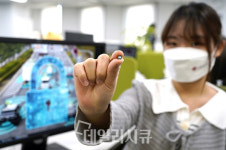 LG유플러스, 아이씨티케이홀딩스와 양자내성암호기술 적용된 PQC PUF-eSIM(퍼프이심) 개발