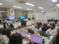 인하대학교 디지털새싹의 잡스의 차고 캠프, 명신여자고등학교에서 AI와 협업으로 게임 만들기 프로그램 진행