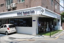 서울 도심 한복판에 나타난 판타지 세상 마비노기 판타지 카페