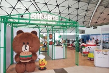 라인프렌즈, 세계 최초 브라운앤프렌즈 테마 레스토랑 홍콩국제공항에 연다