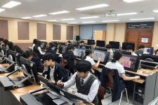 한국와콤, 군포e비즈니스고등학교에 와콤 신티크 프로 24 및 에르고 스탠드 전면 구축