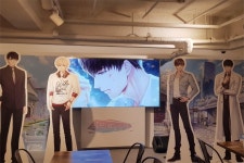 '러브앤프로듀서' 희귀 MD 상품 총출동... 모펀카페, 러브앤프로듀서와 콜라보레이션 진행