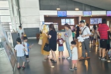극장판 헬로카봇 : 달나라를 구해줘 부산 영화의전당 맘앤키즈시네마에서 첫 시사회 진행