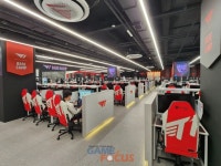 콘솔 중고 거래가 되는 PC방? 게이밍의 모든 것 다 있다... T1 BASE CAMP 방문기