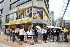 메가엠지씨커피역삼GFC점 | '원신' 콜라보 오프라인 이벤트 진행중인 메가커피 역삼GFC점, 평일에도 원신 유저들 발걸음 이어져