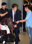 정성룡, ‘퐈이야’ 트위터에 면세점 포장까지…네티즌 “눈치라도 있어야”
