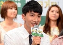 [포토]배우 이용주, '푸른거탑의 인기를 이어가겠습니다'