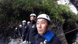 ‘정글 in 인도양’ 병만족, 폭포 뛰어내리는 극한 상황…16m 절벽 아래로