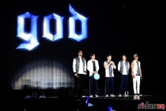 god, 4만개 하늘색 풍선과 3시간 떼창…1세대 아이돌 역사 다시 썼다 [god 앙코르 콘서트 리뷰]
