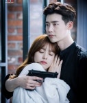 ‘더블유’ 이종석, 수목드라마 시청률 1위 자축 스틸컷 공개