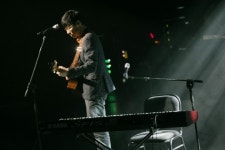짙은, ‘원 아워’ 콘서트 800여명 관객 녹였다