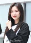 [BZ포토] 위키미키 엘리, 변신 아니고 투표인증