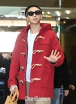 [BZ포토] 방탄소년단 RM, 빨간 떡볶이코트 찰떡 소화