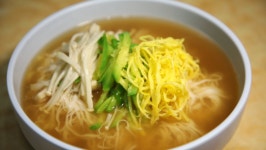 김영철의 동네 한 바퀴, 고향의 손맛 건진국수와 강아지떡ㆍ김치만두 그리고 피터 바돌로뮤의 정릉동ㆍ삼선동