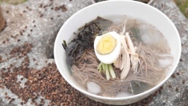 한국인의 밥상 최불암, 메밀냉면ㆍ올챙이국수ㆍ추어부추칼국수ㆍ육면ㆍ도미면, 골동면ㆍ짜장면ㆍ수박국수 등 소개