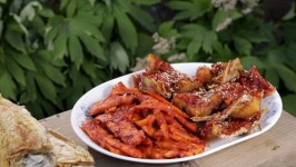 평창 야영장 부부 차전초코다리찜ㆍ구례 다슬기 국수ㆍ울진 돌미역 미역귀부각ㆍ군위 황태튀김, 귀촌 후 인생 2막(한국인의 밥상)