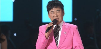 현철, 나이 여든 트로트계 올타임 레전드…'연중라이브' 근황 공개