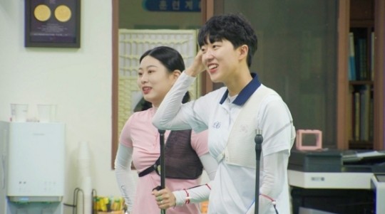 배우 김성은, 동덕여대 학생 시위에 대한 발언 논란 확산