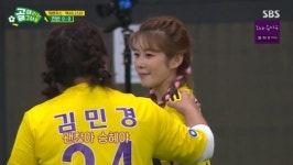 FC 개벤져스 김승혜, 핸드볼 반칙→최여진 페널티킥 실축…개막전 선제골 찬스 헌납