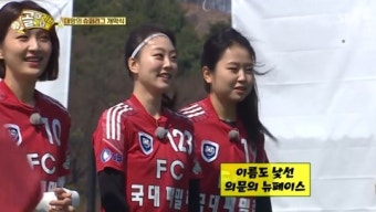 곽민정ㆍ'이강인 누나' 이정은, 조재진 감독과 'FC 국대패밀리' 합류…'액셔니스타' 새 선수=최윤영