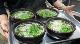 어남선생 류수영, 광주 동곡동 꽃게장 골목 방문…꽃게장백반 먹방→프라이드 멸치&굴국밥 레시피 공개