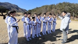 이만기, 무주 구천동 계곡 연어&송어 양식장 횟집ㆍ무주 5일장 어죽ㆍ반디랜드ㆍ무주 어사길 찾는다(동네한바퀴)