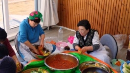 ‘김치 명인’ 강순의, 박원숙의 같이 삽시다 여주 집 방문…그만의 김장 비법은?