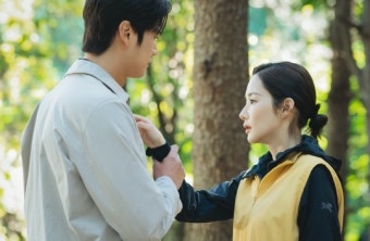 나인우, 박민영에 파란 하트 공개…2회차 인생의 숨겨진 비밀 풀릴까?(내남편과결혼해줘)