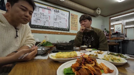 전현무계획 광화문 김치찌개 맛집ㆍ신진시장 야채빵 빵집ㆍ신당동 쭈꾸미 돌판구이ㆍ나물 한정식 식당 방문…나이 잊은 먹부림