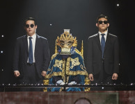 복면가왕 꽃보다향수, 정체 숨긴 소개팅·자만추·뚱냥이·머슬독·백도·황도·어바웃타임·노팅힐과 정면 대결