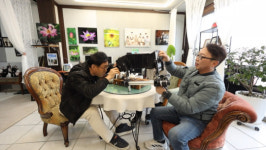 동네한바퀴, 경산 육동 미나리 삼겹살 맛집·사진관·목장 카페·남천강 수제 자전거 장인·종가 고택 식당 탐방