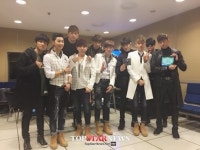 에이블(A-ble), 원조 아이돌 신화와 대기실 ‘인증샷’