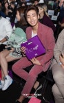 이현우, 사랑스러운 핑크 슈트로 패션 센스 뽐내… ‘여심(女心) 흔들’