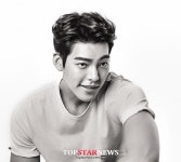 우빈이엔씨 | [UHD] 김우빈, 女心 루팡하는 비주얼… ‘우빈이는 아름다워’